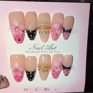 Handmade Pink & Black Floral Press-On Nail Set